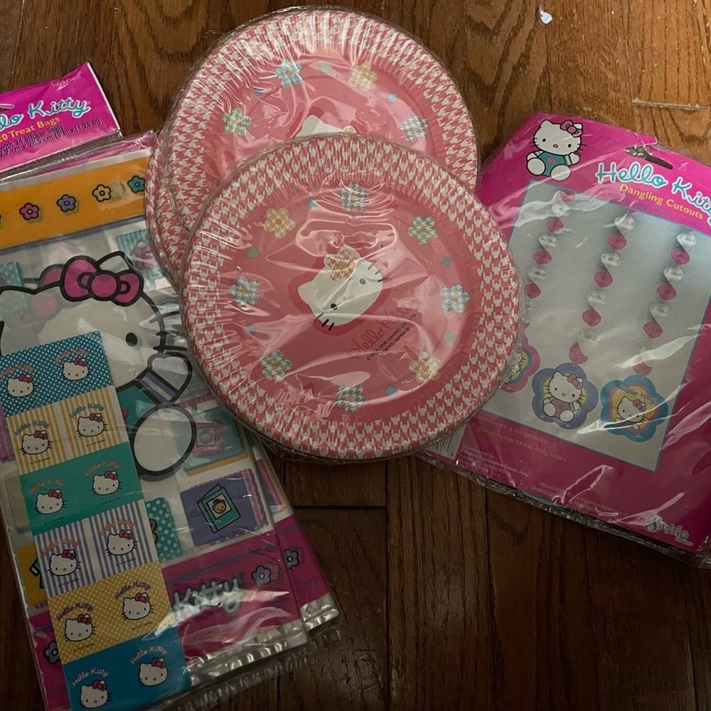 Vintage Hello Kitty Pink and White Party Goodie Bags, Cake Plates, and Decor